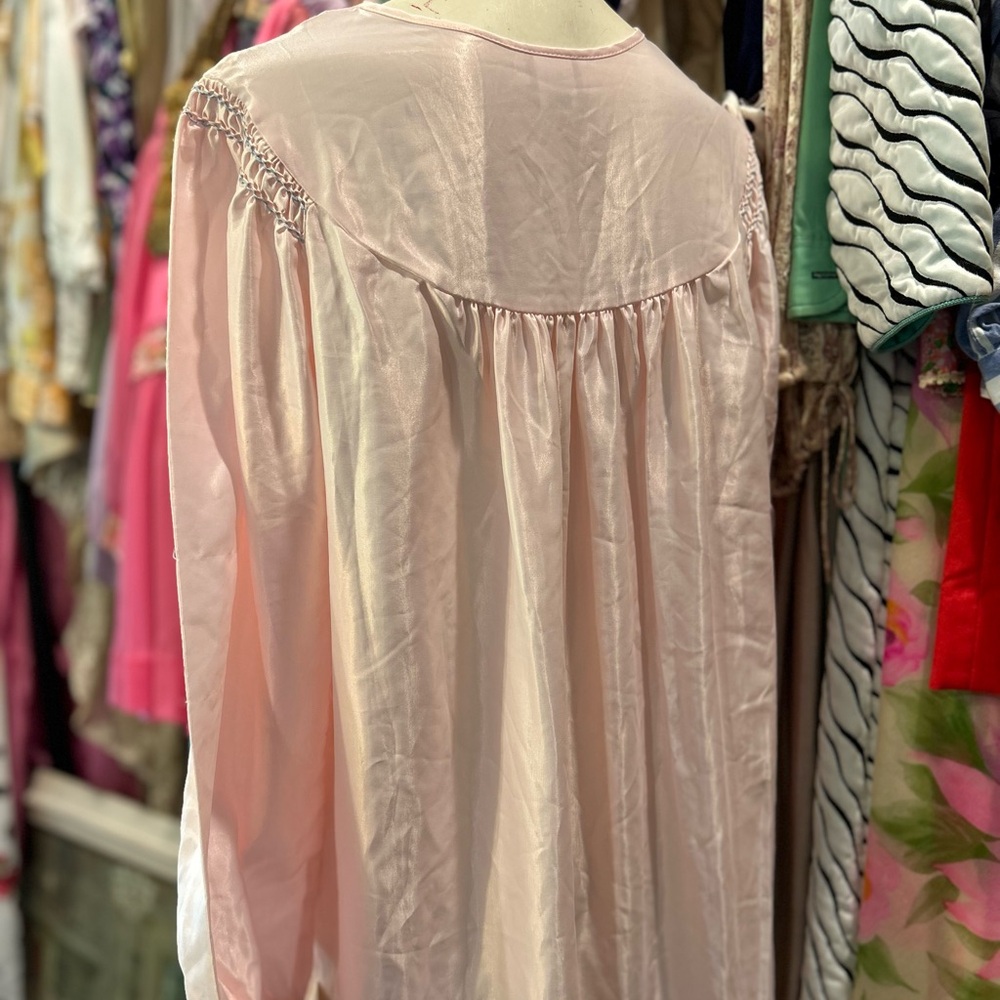 Dainty Sweet Vintage Nightgown - Picture 4 of 13